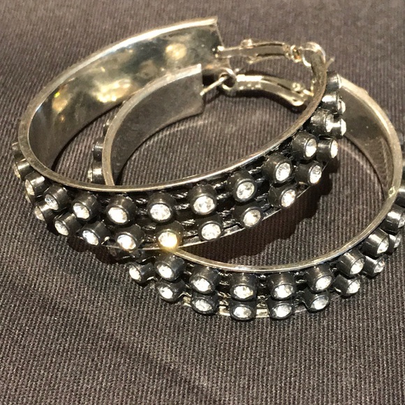 Black studded hoop earrings - Picture 1 of 3